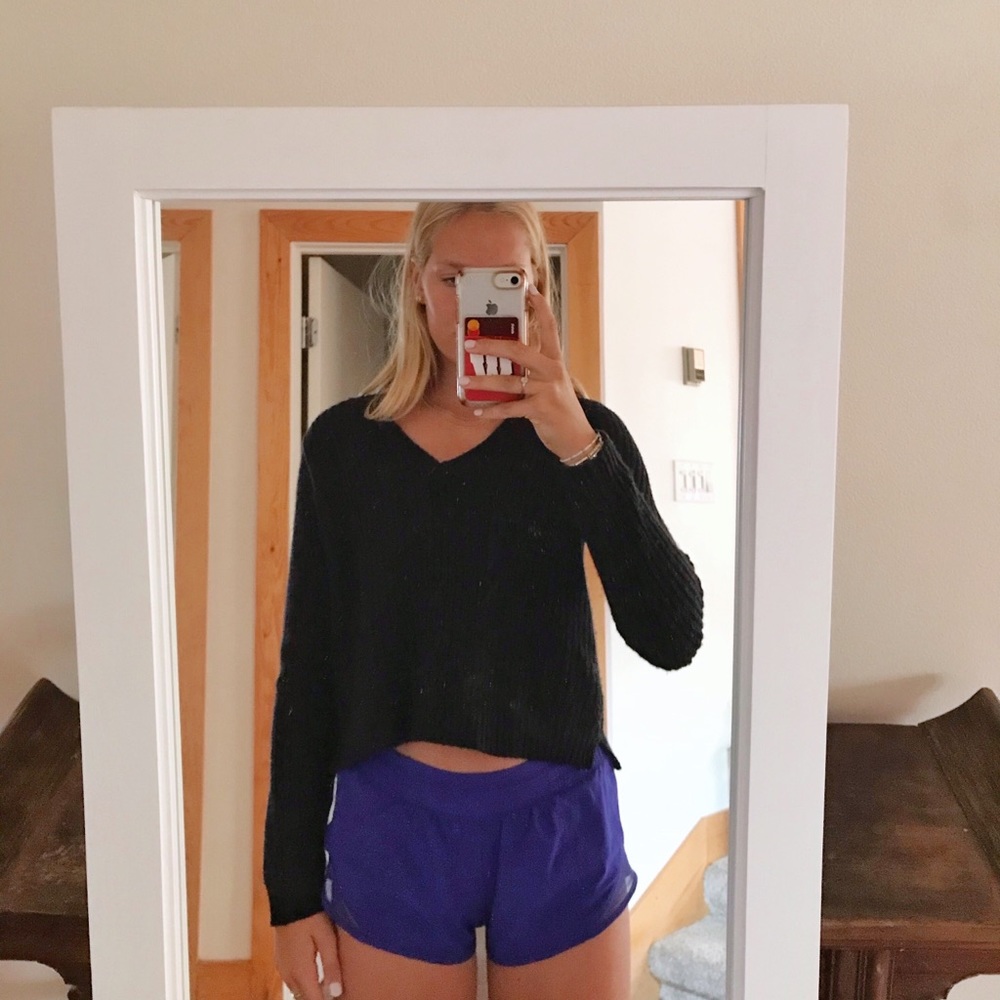 Tilly’s black sweater